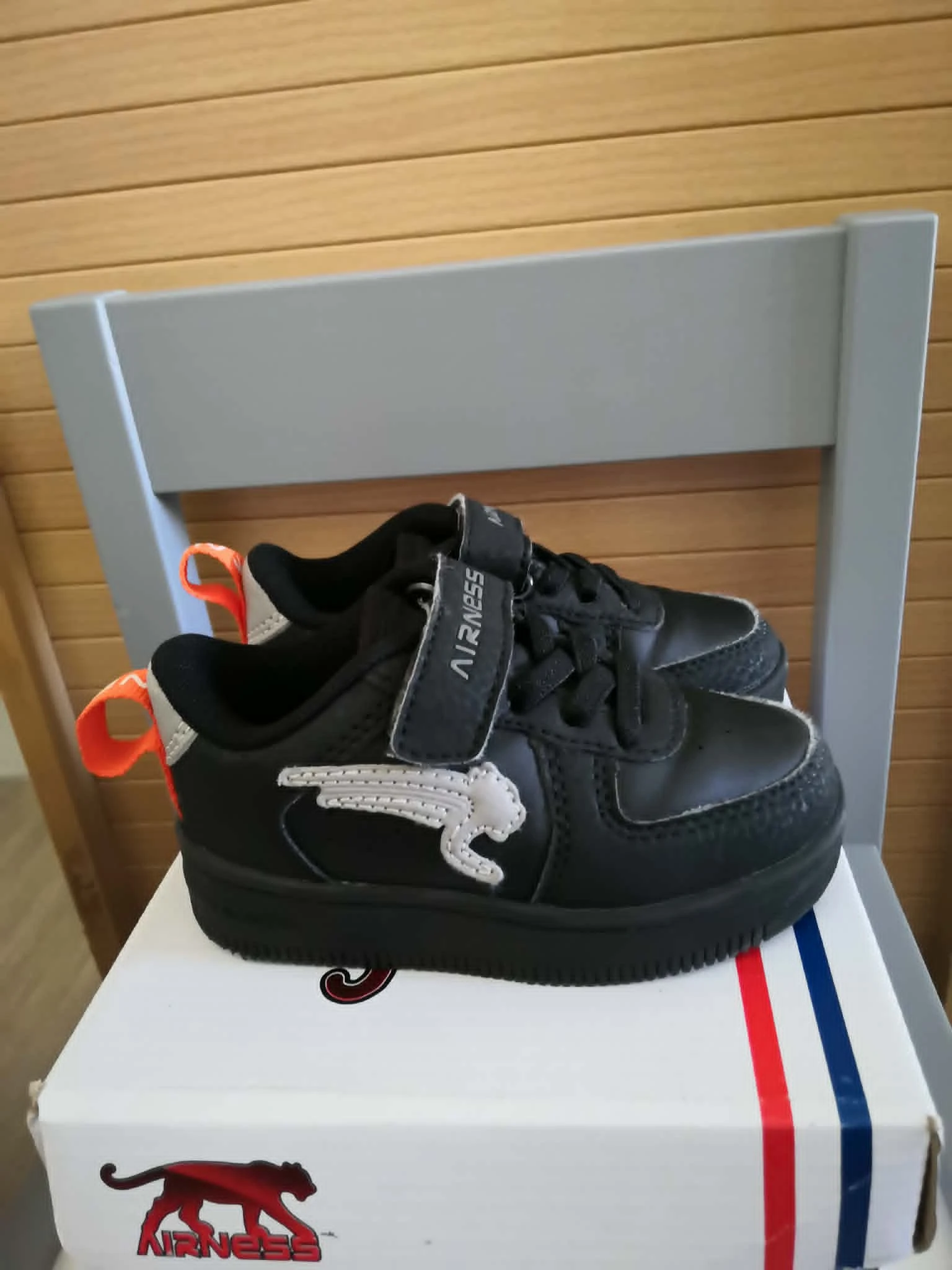 Scratch + Elastic Sneakers Black and Orange Size 22 Airness – photo 4
